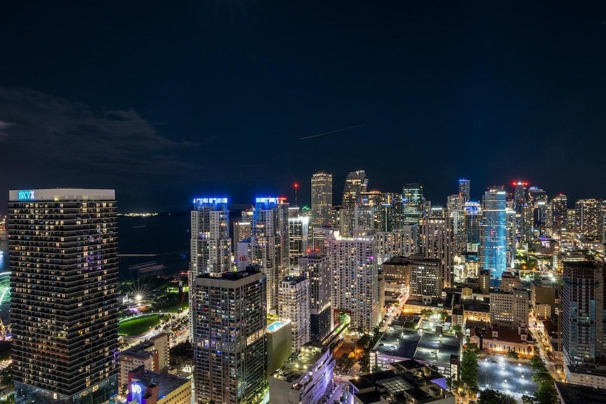 Stylish 1bd On 46th Floor Apartamento *